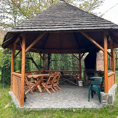 Вилла Homy Family House Бран Экстерьер фото